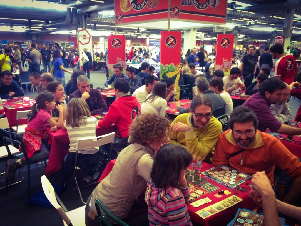 Giochi da tavolo: parliamo del tavolo.